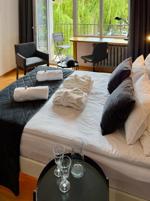Apartament Kochanowskiego Łódź, 42m2, Wanna, Balkon, Bezpłatny parking, Netflix, WiFi, Dostęp na kod, Manufaktura, Aquapark Fala, Piotrkowska