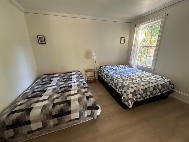 Vancouver Charm- Private Room, Free Parking, Near YVR Airport & Beach