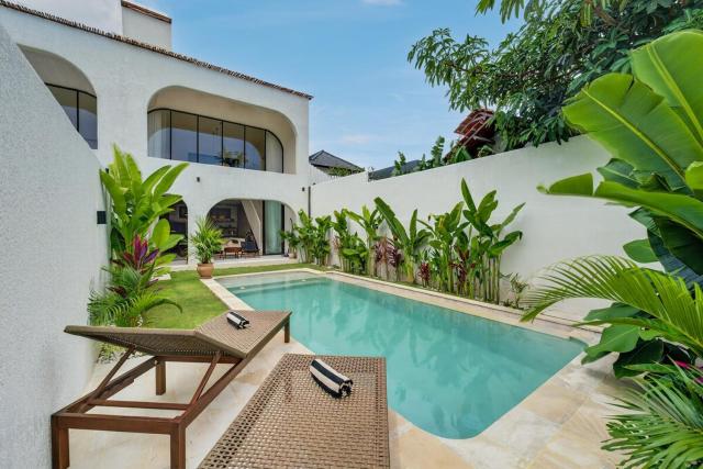 Villa Lou - Modern Villa with Garden and Pool