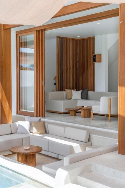 Luxury 2BR Villa Rosy Pool & Sunken Lounge Canggu