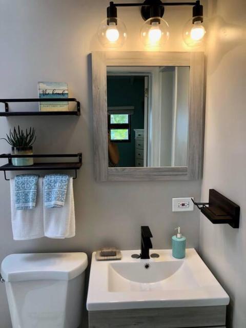 Modern 1 Bdrm Garden Suite with Sea Views- Popular