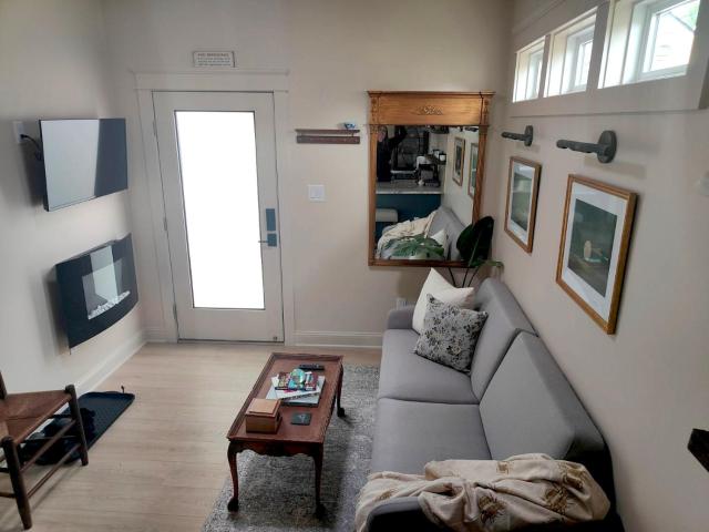 The Birdhouse - Cozy Garden Cottage Retreat in Richmond