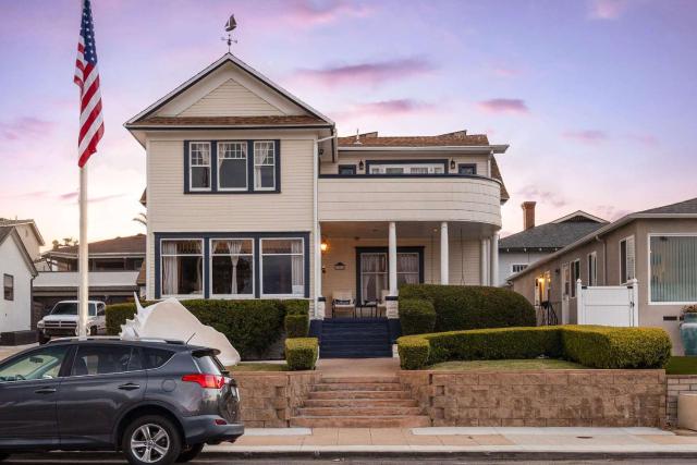 Walk to beach Villa Luxury Home