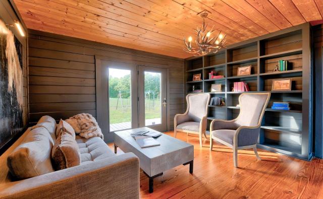Secluded 18-Acres with Pool Hot Tub Pool Table