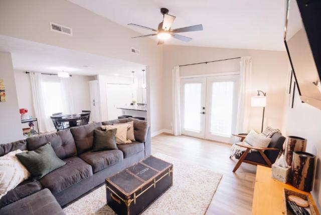 Golf-Side Retreat Calm Central Stylish
