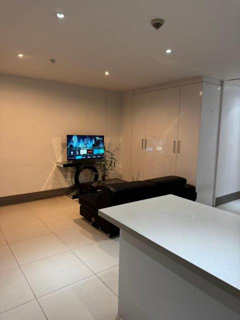 island payless private room
