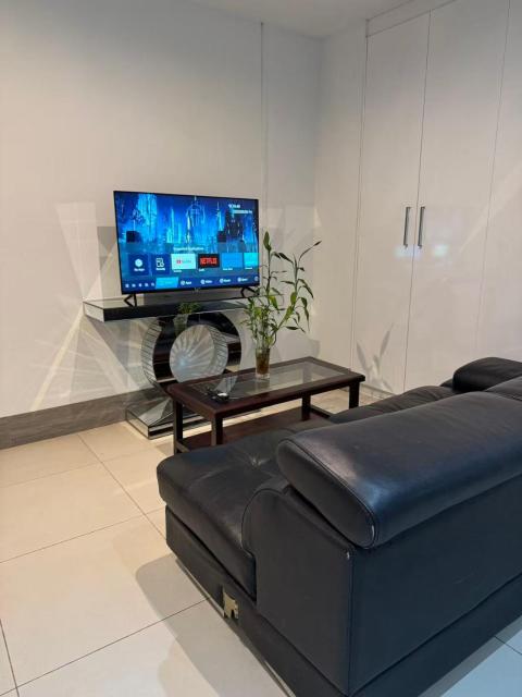 island payless private room
