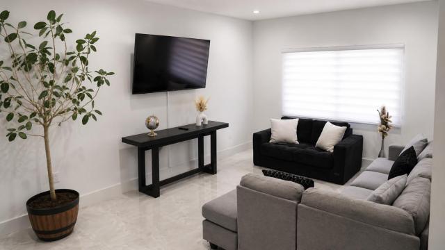 Modern 2BR in Miami - Centrally located - Free On-Site Garage Parking