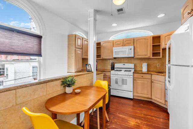 2BR Guest House - Sleeps 6 - Walk to Beach & Fun