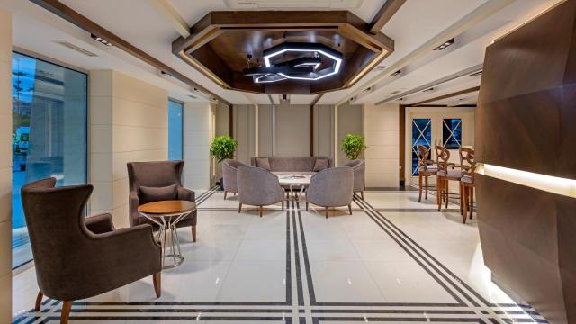 B Business Hotel & Spa