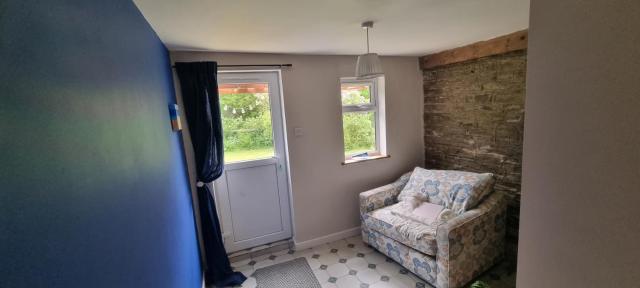 Relaxed rural apartment 15 min from coastal walks