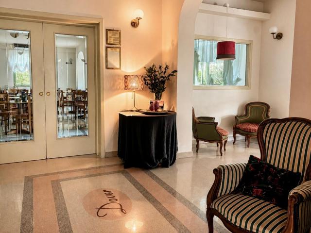 Hotel Dover Rooms & Coffee Adults Friendly