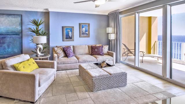 Luxury Vacation Escape Free Beach Service Come Relax Book Now!