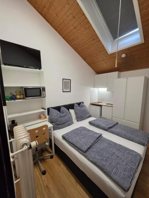 Cozy apartment in commercial centre for two
