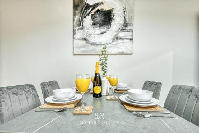 Spacious 5-Bedroom Home - Sleeps 10 - Manchester - Parking