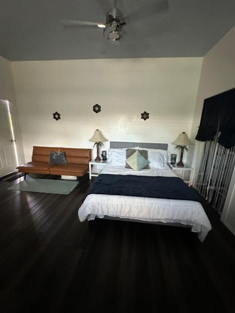 Cozy studio apartment with AC in Naples, just minutes from the beach