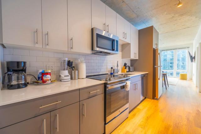 Modern 3BR Apartment Near North Ave Shops