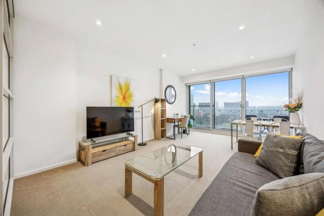 Vision 1BR Apartment – Square View & Parking