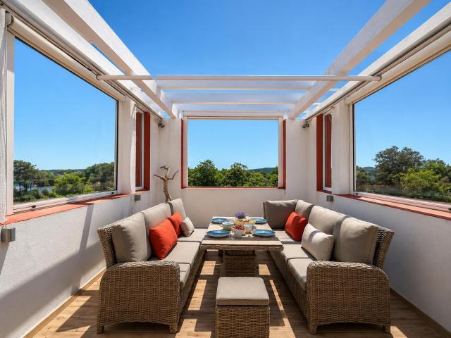 Panoramic sea view, rooftop, air conditioning, 2 bedrooms, parking