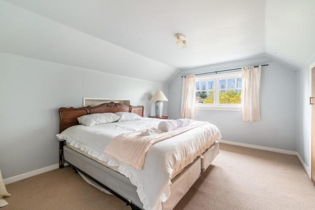 Point Grey 4BR Home near UBC Sleeps 10