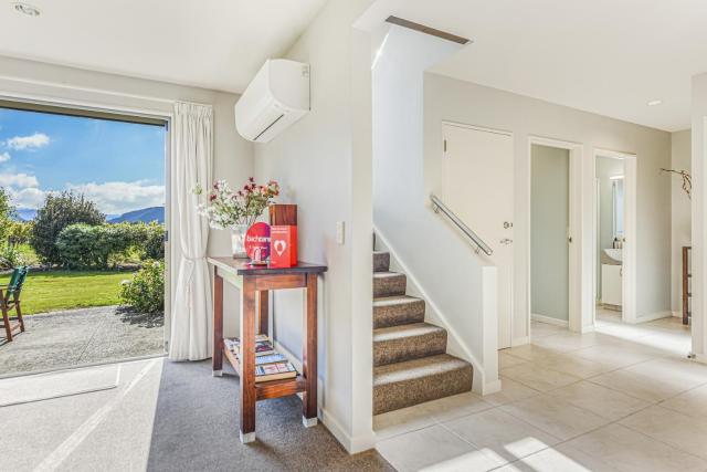 Vineyard View - Blenheim Holiday Home