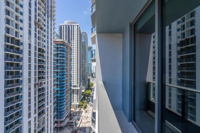 Warm Welcoming Apt-Steps from Downtown -Walk Everywhere