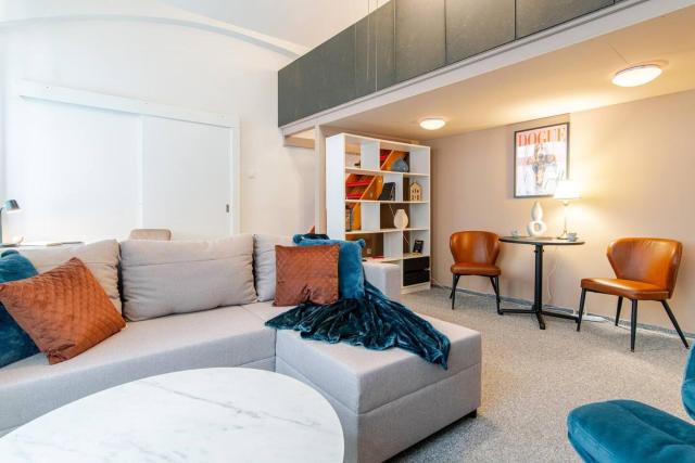 Sapphire Apartment