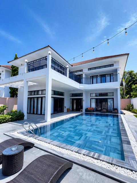 MERCURY Luxury villa 5 Br with pool