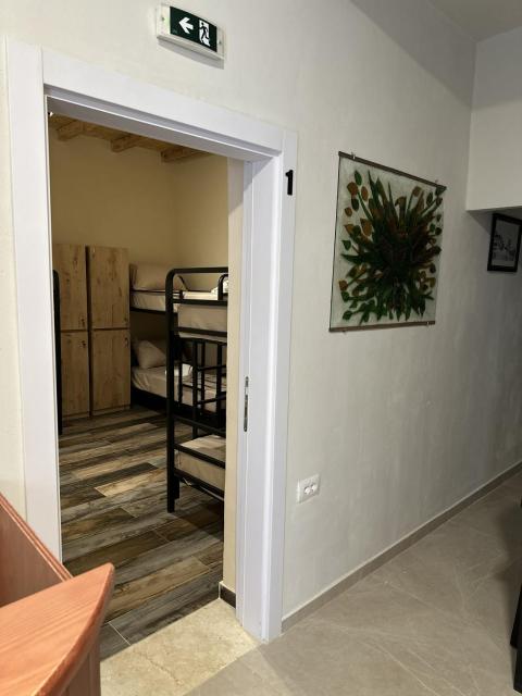 Hostel Vila H