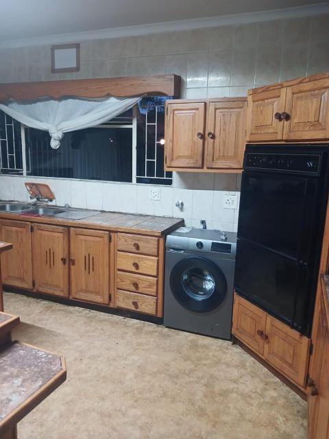 90 Degrees Guest House Emalahleni