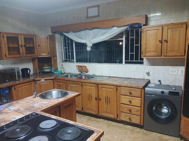 90 Degrees Guest House Emalahleni