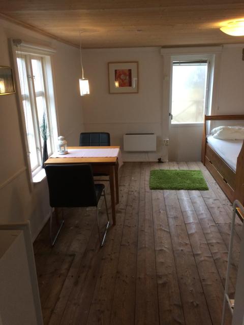Cozy Guest cabin by Lake Glafsfjorden in Arvika