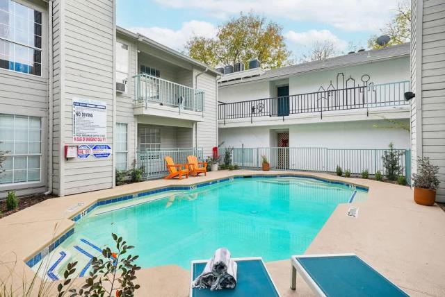 Modern Oasis - Pool - Downtown Loft No 208