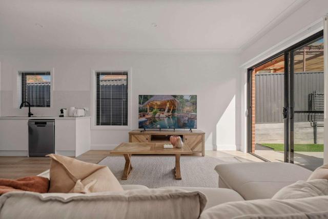 Stylish & New 2 Bed & 2 Bath Apartment