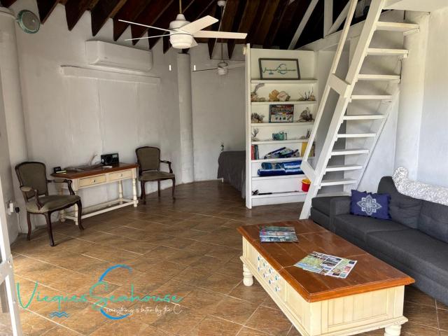 Cozy chill island roundhouse 2 miles to beach