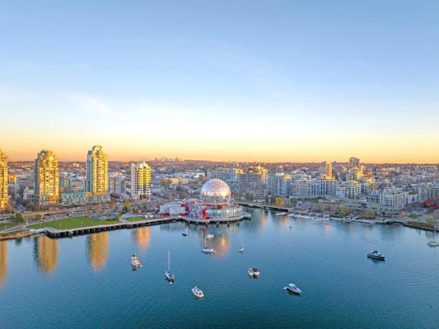 DT Pastoral Retreat with WaterView &Near BC Place