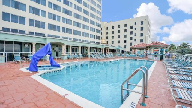 Hollywood Beach Tower - Hotel Room