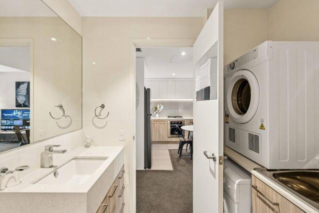 Vision On Morphett 2BR Apartment With Parking