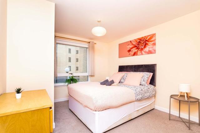 Walk to Merchant City & Glasgow Green -Stylish 2BR