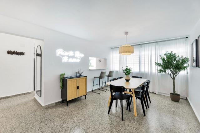 3BR Near Restaurants & Nightlife Sleeps 7
