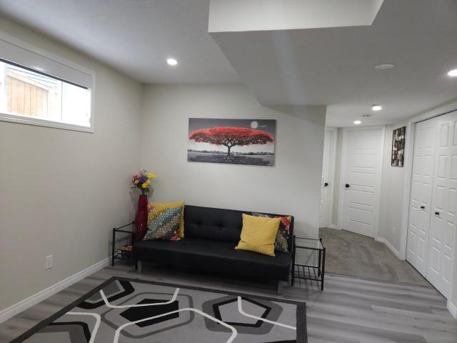 Delightful Escape Near YYC - Cozy Calgary Getaway