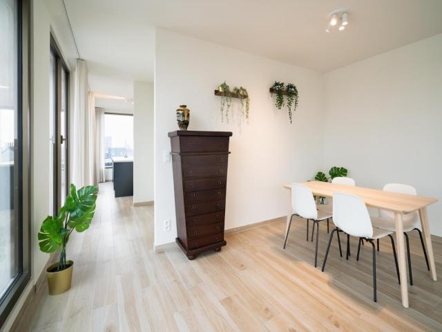 Premium City Retreat with Balcony for 12