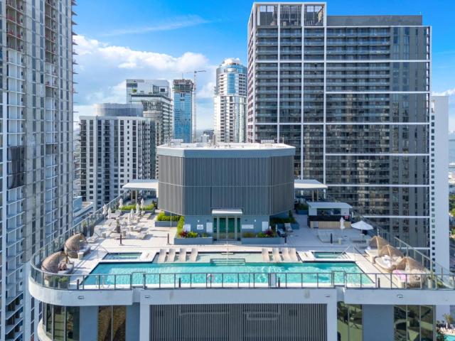 Brand New Downtown Studio - Prime Location
