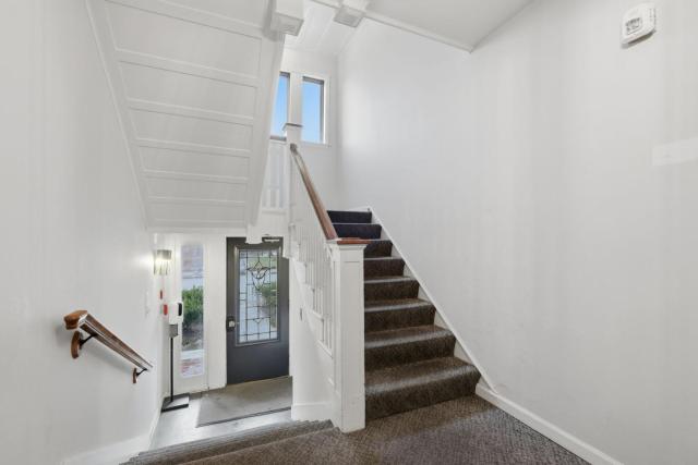 Apex Executive Apartments - 30th Ave