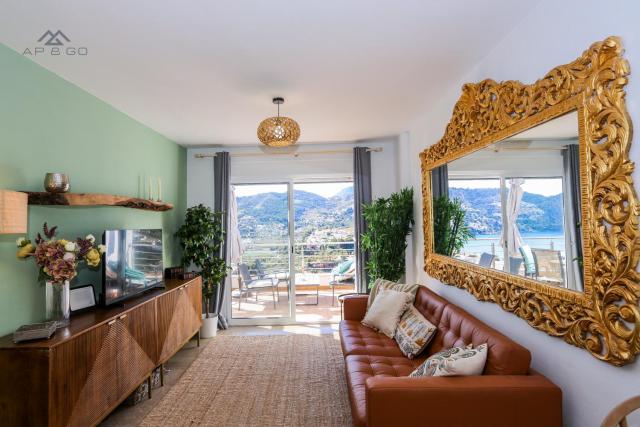 Mediterranean Dream with Sea Views, Parking & Pool