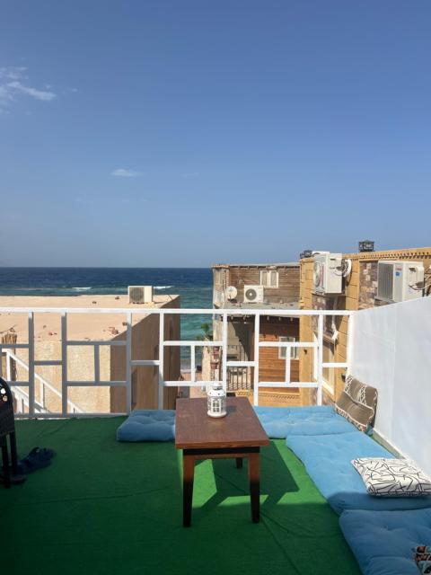 Zalooma House I Beachfront Hostel Dahab