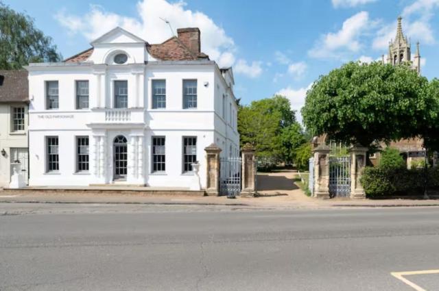 Luxury 3BR Home In Woburn | Free Parking