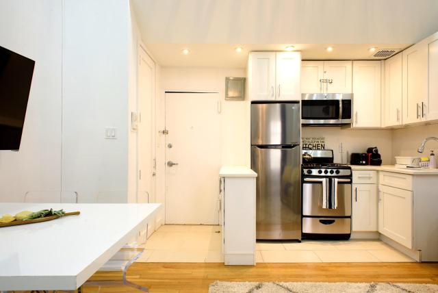 62-2B Renovated 1BR in Prime Upper East Side