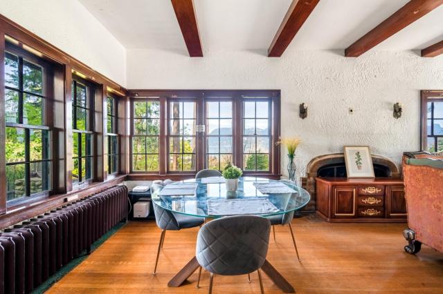 Cozy Private Room Near UBC & Pacific Spirit Park