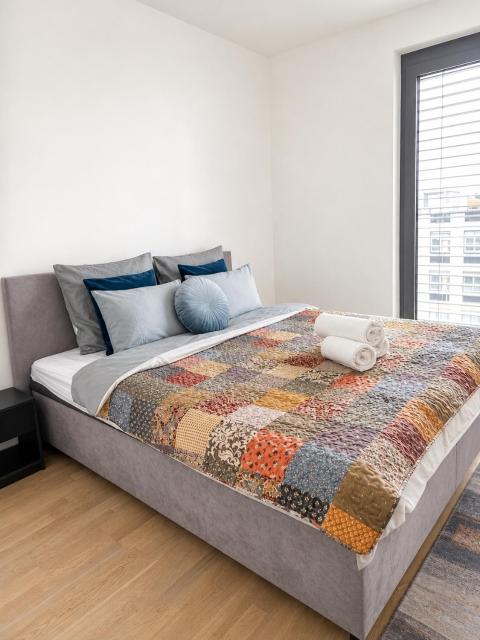SunsetSkylineApartment
